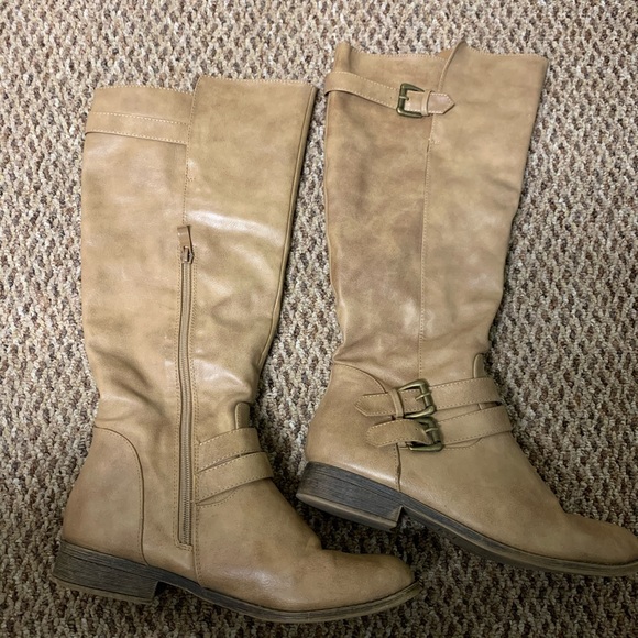 High Boots - Picture 1 of 1